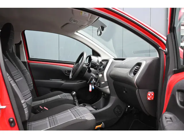 Peugeot 108 1.0 e-VTi Active 2017 Benzine 13