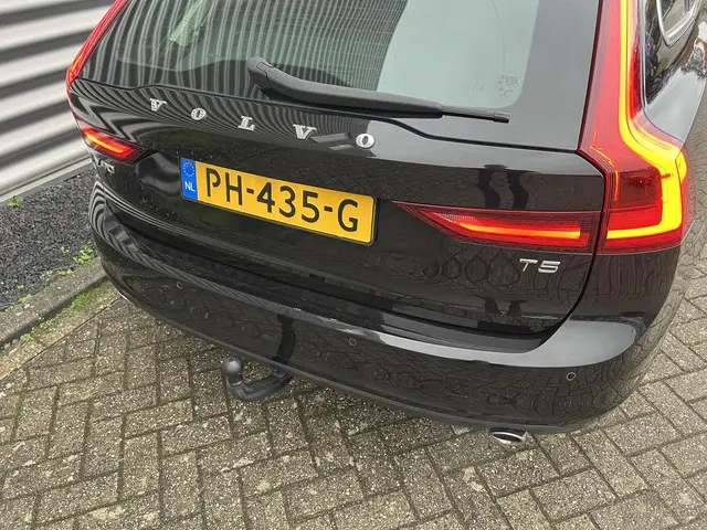 Volvo V90 2.0 T5 Momentum 2017 Benzine 24