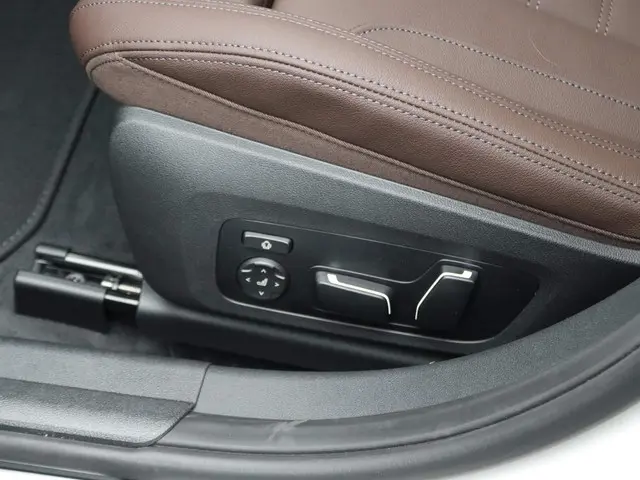 BMW 3 Serie Touring 330e 2024 Hybride Benzine 6