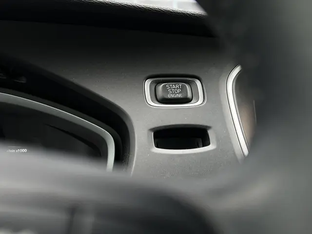 Volvo V40 T2 Nordic+ 2017 Benzine 25