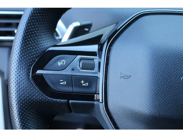 Peugeot 3008 1.2 PureTech Blue Lease GT 2021 Benzine 22