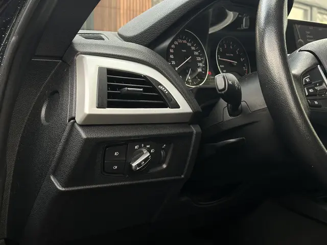 BMW 1 Serie 114i Business+ 2013 Benzine 13