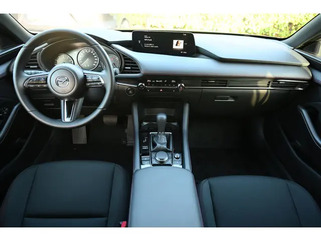 Mazda 3 e-SkyActiv-G 140 automaat Homura 2025 Benzine 10