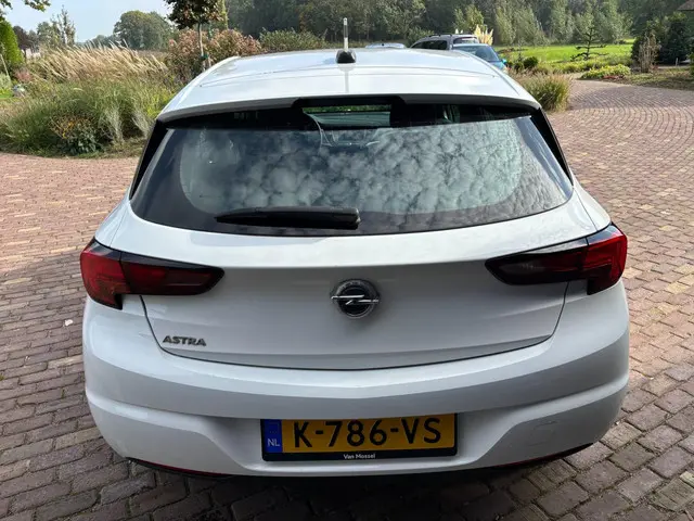 Opel Astra 1.4 2017 Benzine 6