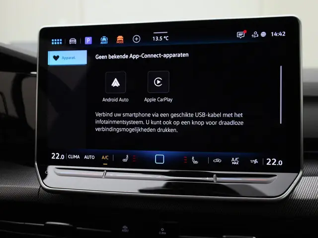 Volkswagen Golf 1.5eTSI/150PK R-Line DSG 2025 Benzine 14