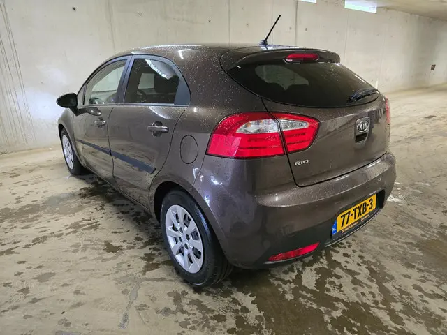 Kia Rio 1.2 CVVT Plus Pack 2012 Benzine 10