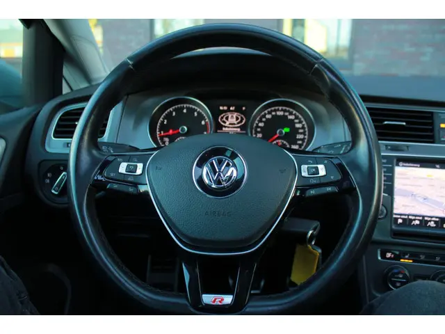 Volkswagen Golf 1.4 TSI ACT Highline 2013 Benzine 26