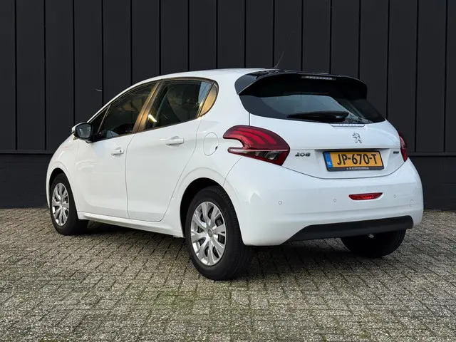 Peugeot 208 1.2 PureTech Blue Lion CarPlay 2016 Benzine 2