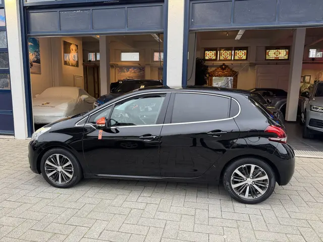 Peugeot 208 1.2 PureTech Roland Garros 2016 Benzine 3