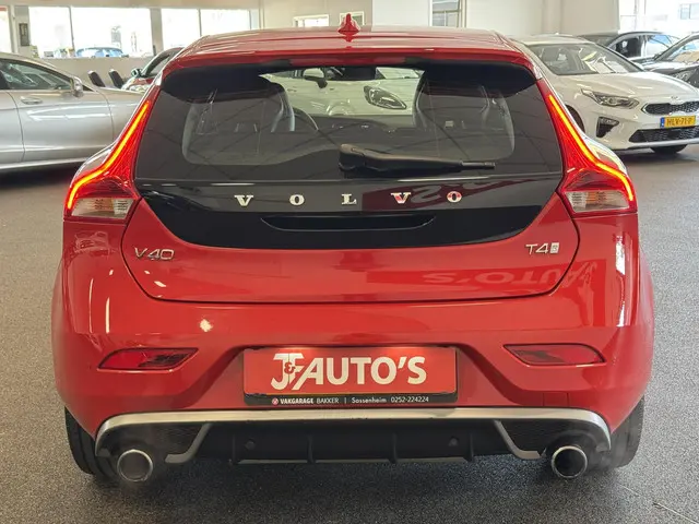 Volvo V40 2.0 T4 Business Sport 2017 Benzine 4