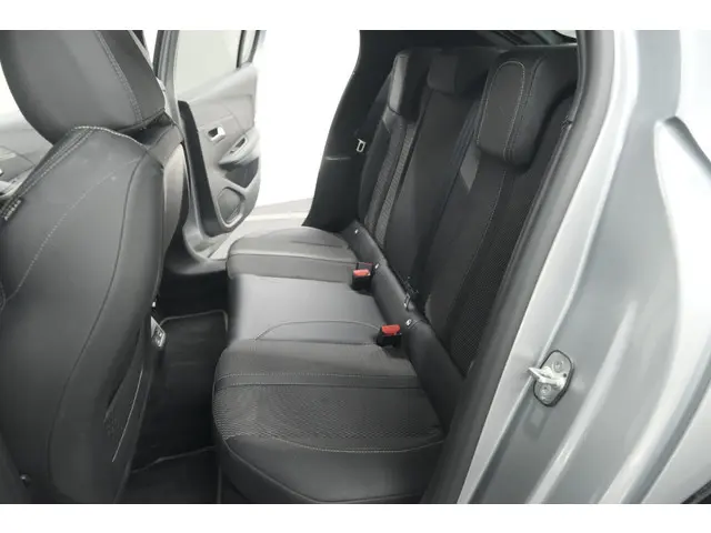 Peugeot 208 PureTech 100 GT 2024 Benzine 33