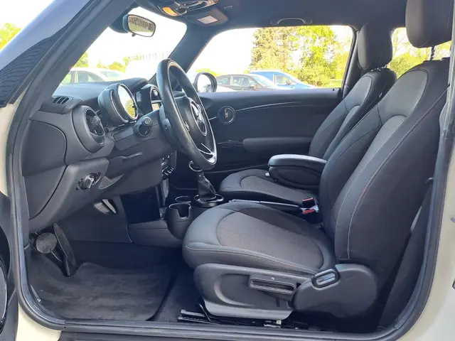 MINI Cooper Mini 1.5 Business 2015 Benzine 21
