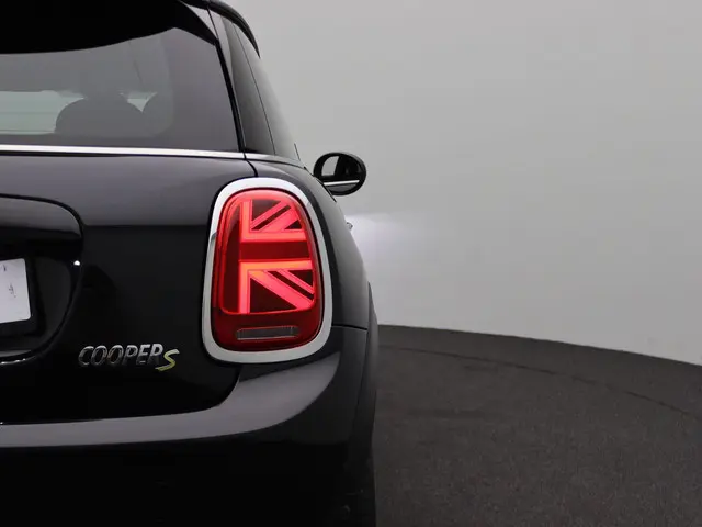 MINI Electric Yours 2023 Elektrisch 17