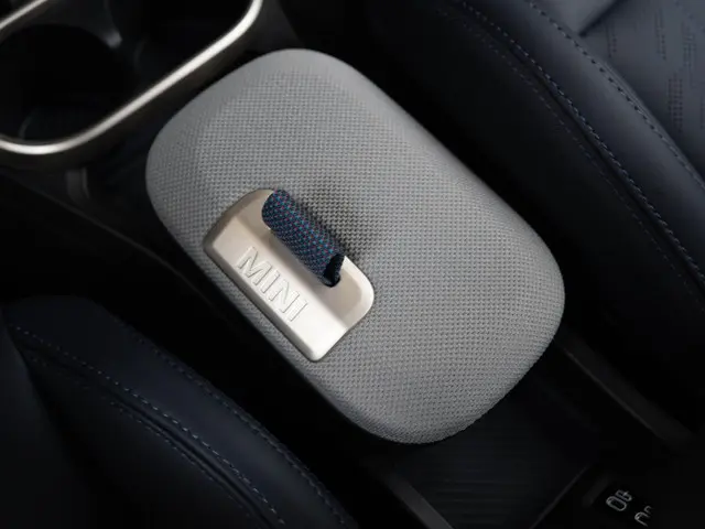 MINI 5-Deurs Cooper C 2024 Benzine 33