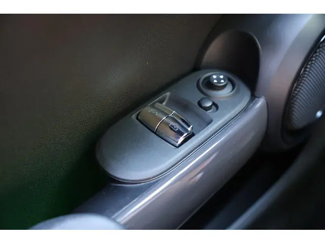 MINI One Mini 1.2 Chili Business 2017 Benzine 32