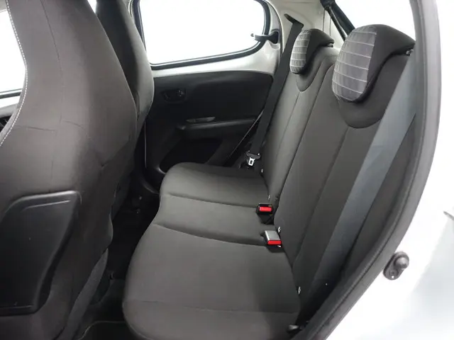 Peugeot 108 1.0 e-VTi Active- 2021 Benzine 18