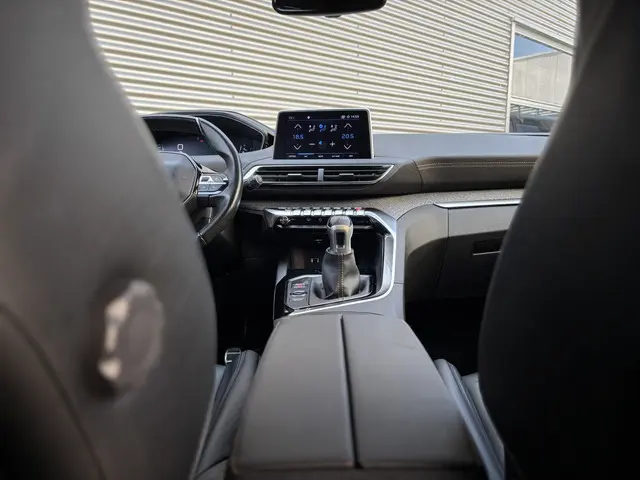Peugeot 3008 1.2 PureTech GT Line 2018 Benzine 9