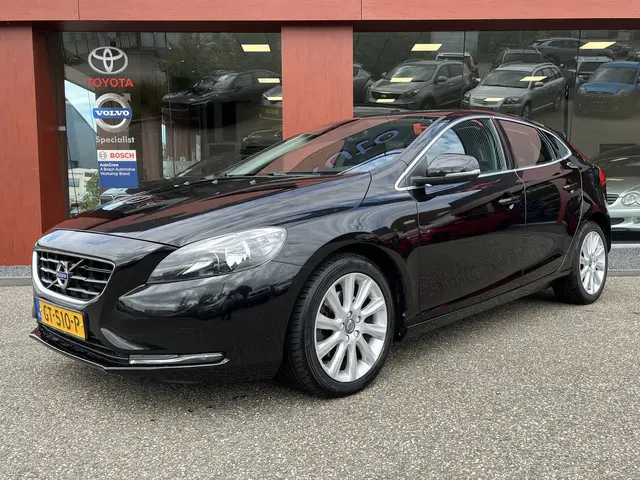 Volvo V40 2.0 T3 Momentum | Cruise | LMV 17'' | Navi 2015 Benzine 2