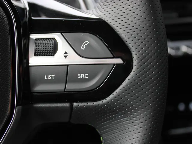 Peugeot 2008 1.2 Hybrid 145 GT 2026 Hybride Benzine 30