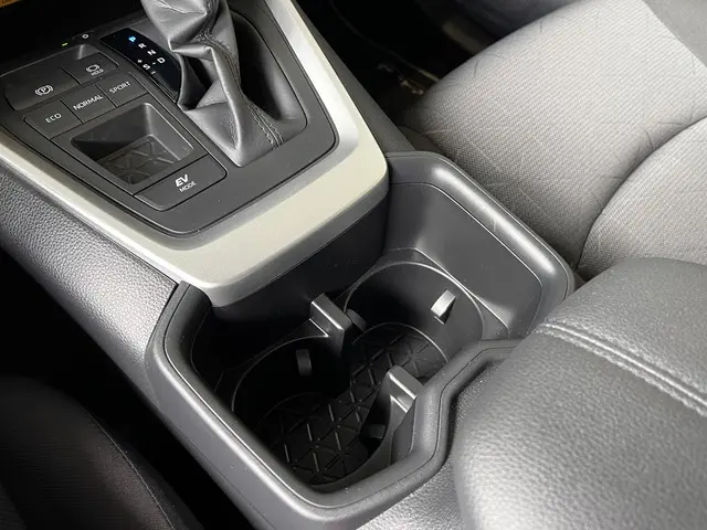 Toyota RAV4 2.5 Hybrid Team D 2024 Hybride Benzine 20