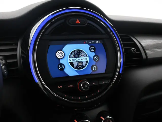 MINI 5-Deurs Mini 1.5 COOPER SALT AUT. 2018 Benzine 25