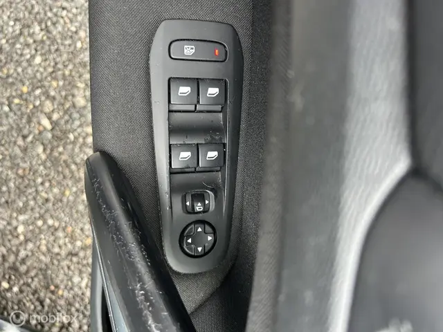 Peugeot 308 SW 1.2 "PANO+NAVI+TREKHAAK+LMV" 2017 Benzine 11