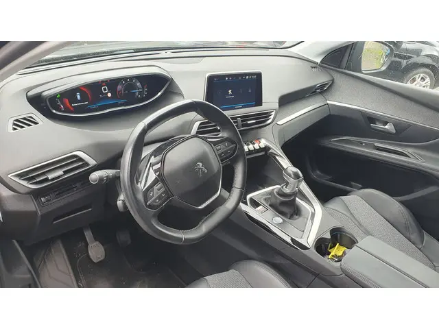 Peugeot 3008 1.2 PureTech Allure 2017 Benzine 10