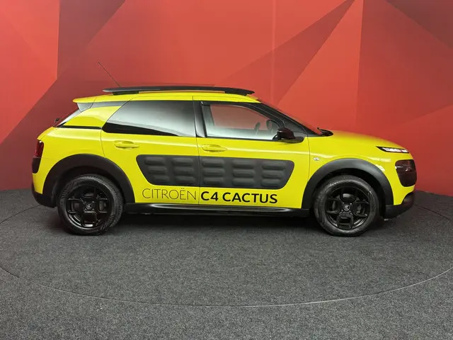 Citroën C4 Cactus 1.2 VTi Feel 2015 Benzine 17