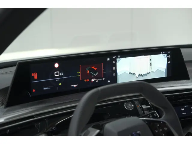 Peugeot 5008 HYbrid 145 e-DCS6 GT 2025 Hybride Benzine 54