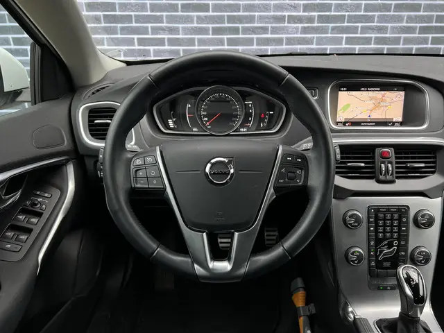 Volvo V40 T2 Nordic+ 2017 Benzine 3