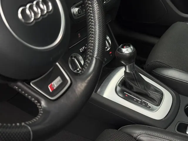 Audi Q3 2.0 TFSI quattro Pro Line S 2013 Benzine 28