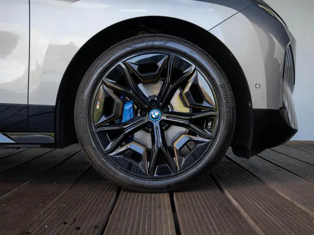 BMW iX xDrive50 2023 Elektrisch 6