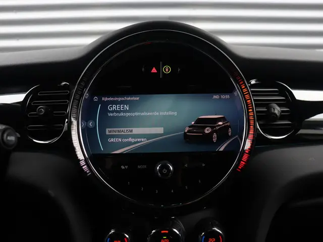 MINI 5-Deurs Cooper 2022 Benzine 25