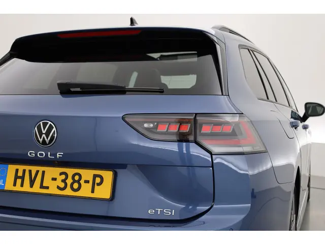 Volkswagen Golf Variant 1.5 eTSI R-Line DSG 2024 Benzine 40