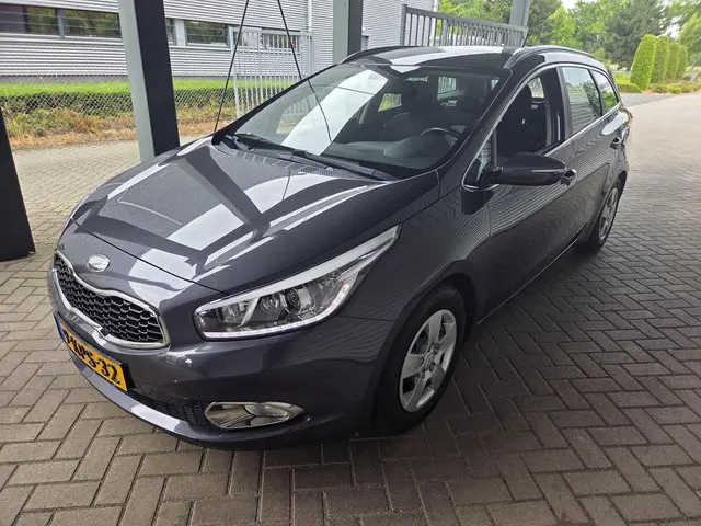 Kia cee'd Sportswagon 1.6 GDI Comfort Pack 2013 Benzine 9