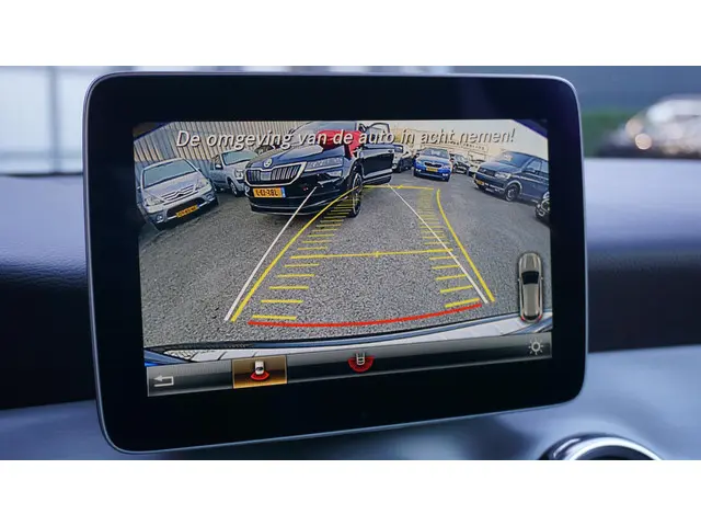 Mercedes-Benz GLA 180 122pk 2x AMG-Line 2019 Benzine 12