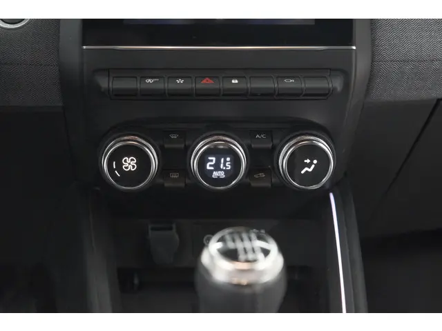 Renault Clio TCe 90 GPF Techno 2025 Benzine 50