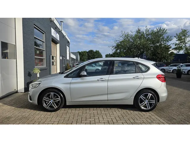 BMW 2 Serie Active Tourer 220i Sport Line 2015 Benzine 3
