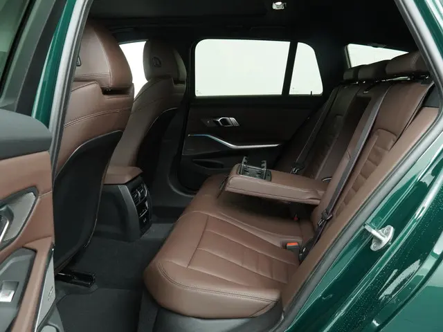 BMW 3 Serie Touring 330e 2025 Hybride Benzine 14