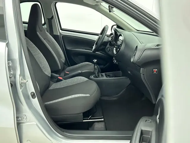 Toyota Aygo X 1.0 VVT-i MT Play 2023 Benzine 21