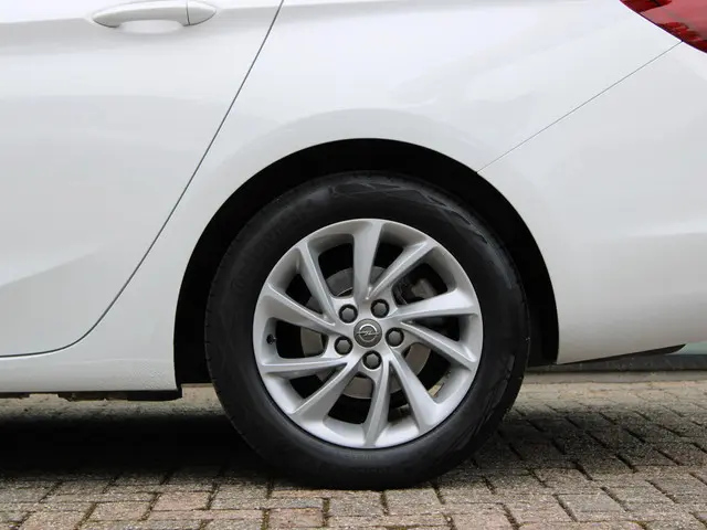 Opel Astra Sports Tourer 1.2 Elegance 2021 Benzine 24
