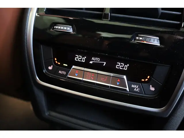 BMW X7 xDrive40i 2025 Benzine 26