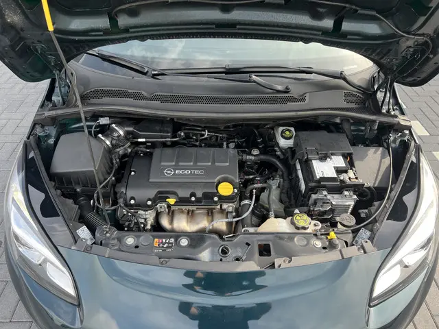 Opel Corsa 1.4 Cosmo 2015 Benzine 21