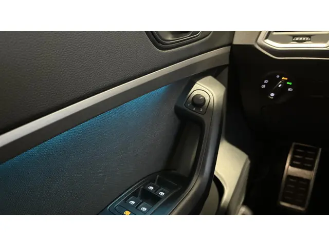 SEAT Ateca 1.5 TSI FR Business Intense 2021 Benzine 14