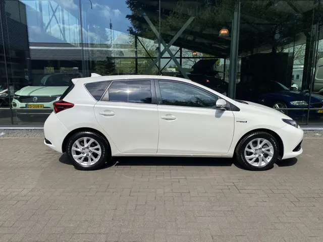 Toyota Auris 1.8 Hybrid Dynamic 2018 Hybride Benzine 2