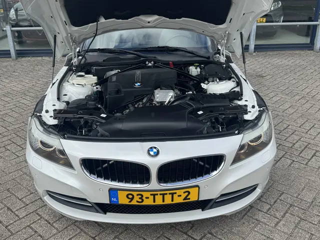 BMW Z4 Roadster sDrive20i Executive 2012 Benzine 14