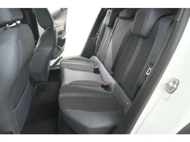 Peugeot 2008 PureTech 130 Allure 2020 Benzine 30