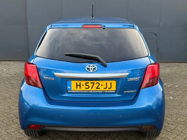 Toyota Yaris 1.5 Hybrid Dynamic 2014 Hybride Benzine 4