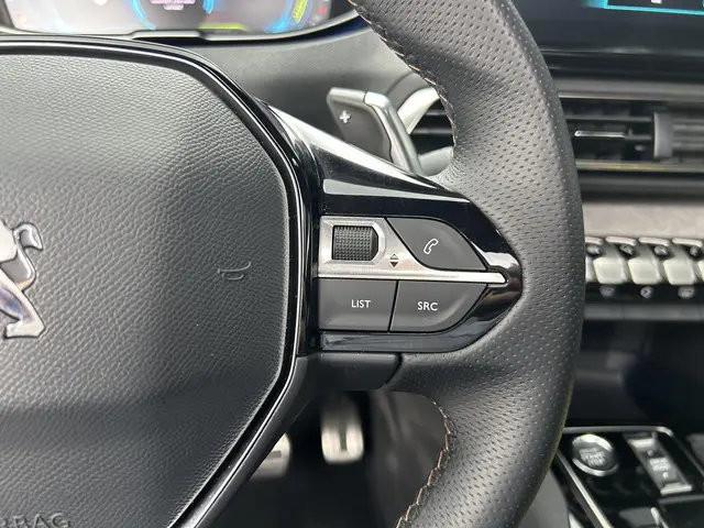 Peugeot 3008 1.6 HYbrid 225 GT 2023 Hybride Benzine 30