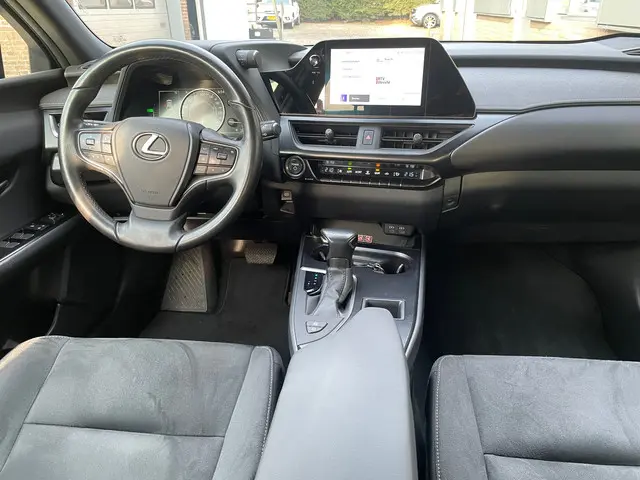 Lexus UX 250h Urban 2023 Hybride Benzine 14